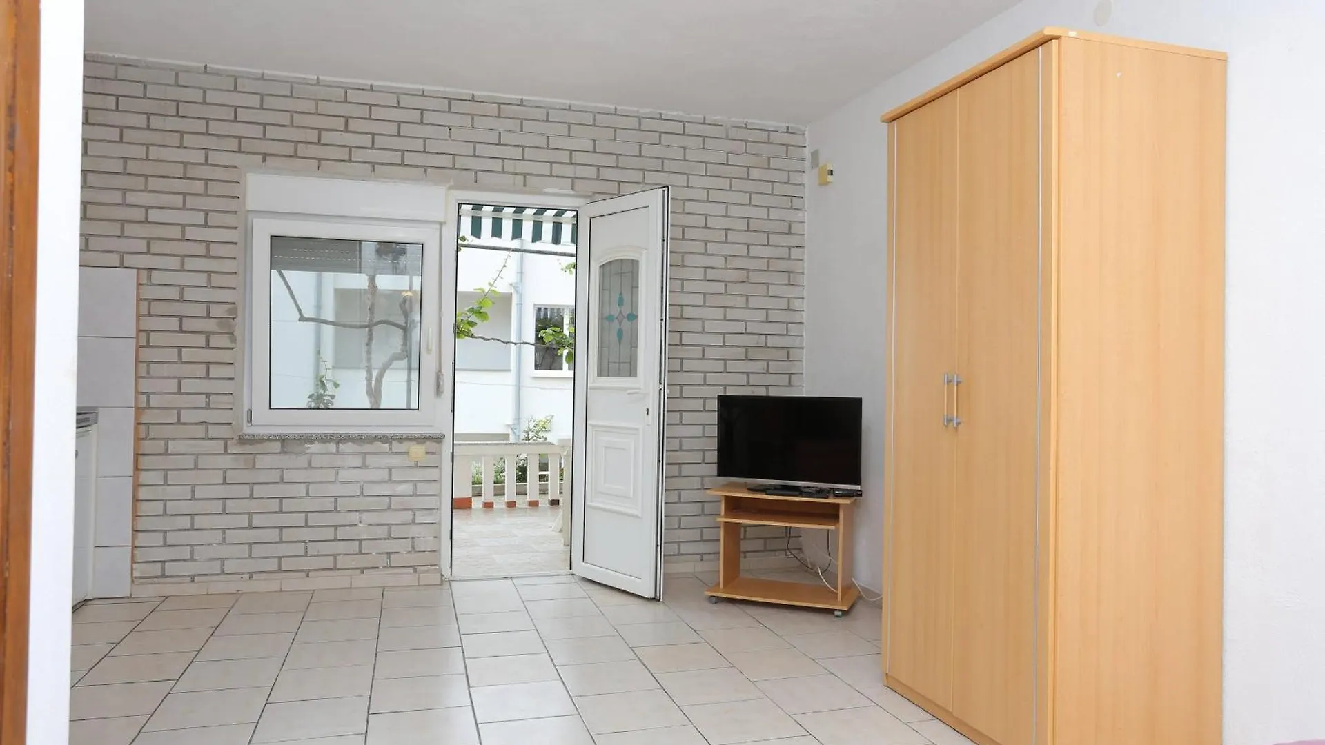 Family Friendly Apartments With A Swimming Pool Businci, Ciovo - 11232 Trogir