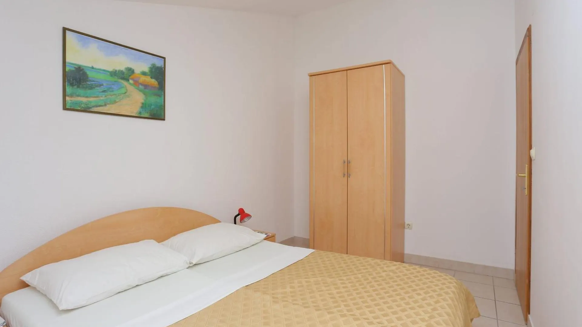 Family Friendly Apartments With A Swimming Pool Businci, Ciovo - 11232 Trogir 0*,  Kroatien
