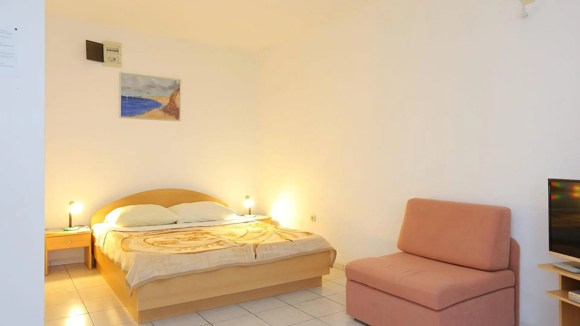 Family Friendly Apartments With A Swimming Pool Businci, Ciovo - 11232 Trogir Kroatien