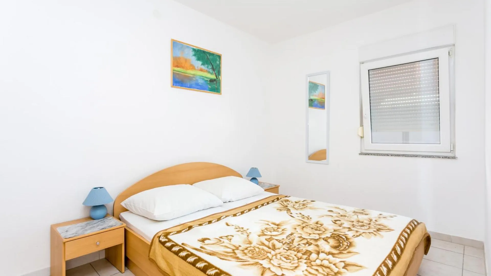 Family Friendly Apartments With A Swimming Pool Businci, Ciovo - 11232 Trogir